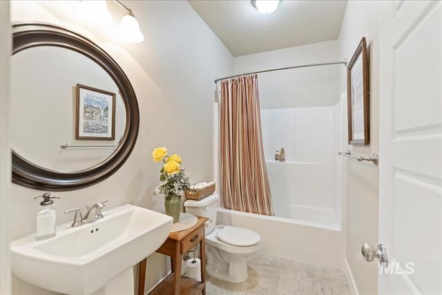 12306 S Carriage Hill Way, Nampa, ID 83686