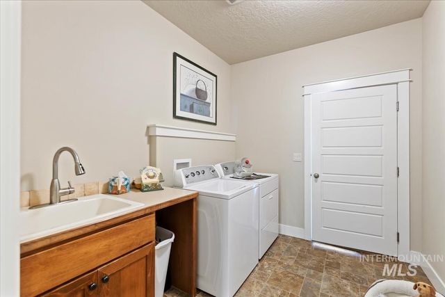 12306 S Carriage Hill Way, Nampa, ID 83686