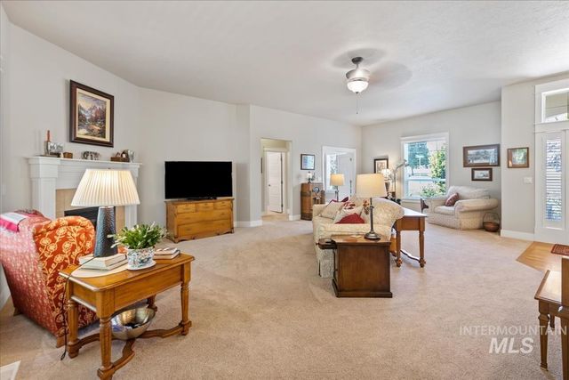 12306 S Carriage Hill Way, Nampa, ID 83686
