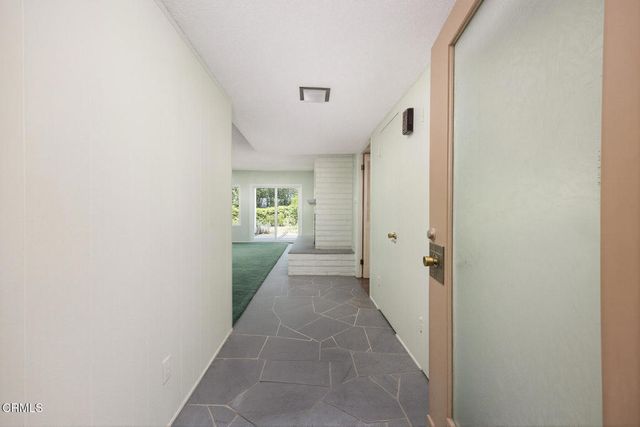 1349 El Vago Street, La Canada Flintridge, CA 91011