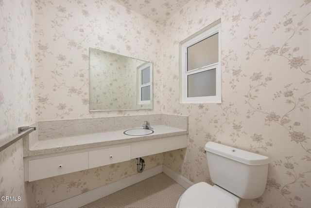 1349 El Vago Street, La Canada Flintridge, CA 91011