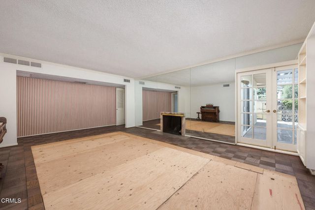 1349 El Vago Street, La Canada Flintridge, CA 91011
