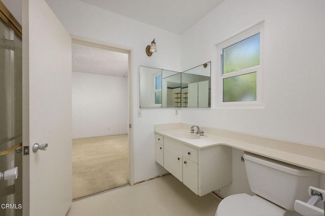 1349 El Vago Street, La Canada Flintridge, CA 91011