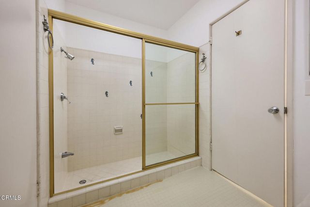 1349 El Vago Street, La Canada Flintridge, CA 91011