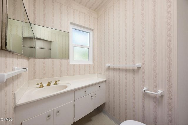 1349 El Vago Street, La Canada Flintridge, CA 91011