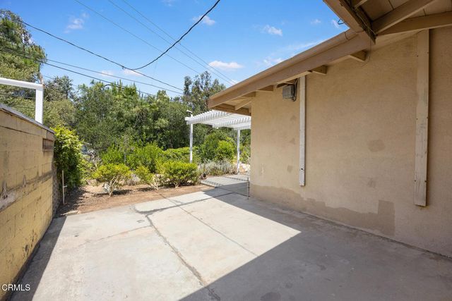 1349 El Vago Street, La Canada Flintridge, CA 91011
