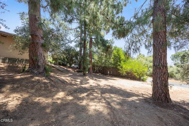 1349 El Vago Street, La Canada Flintridge, CA 91011