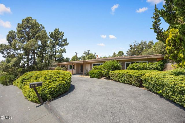1349 El Vago Street, La Canada Flintridge, CA 91011