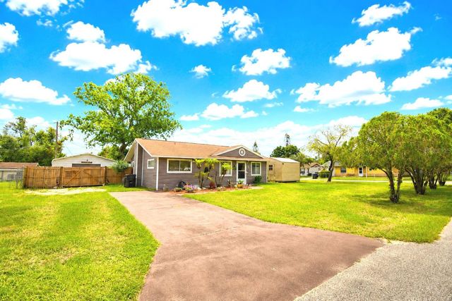 142 MARTHA DRIVE, Lake Wales, FL 33898