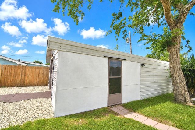 142 MARTHA DRIVE, Lake Wales, FL 33898
