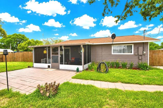 142 MARTHA DRIVE, Lake Wales, FL 33898