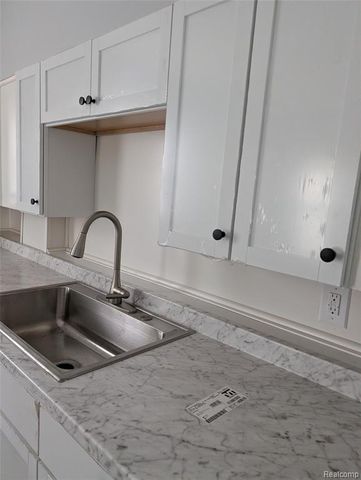 37 Le Blanc, River Rouge, MI 48218