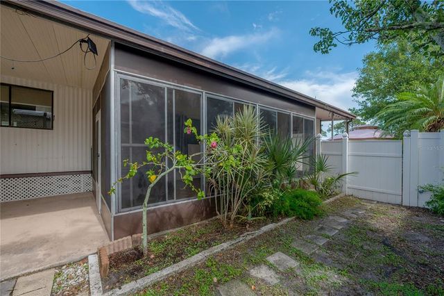 8917 FOX TRAIL, Tampa, FL 33626