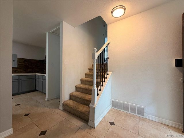 945 Dearborn St, Aurora, CO 80011