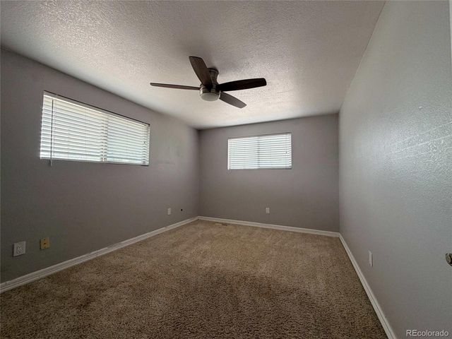 945 Dearborn St, Aurora, CO 80011