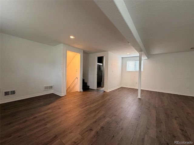 945 Dearborn St, Aurora, CO 80011