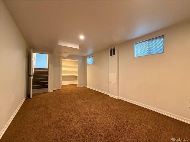 945 Dearborn St, Aurora, CO 80011