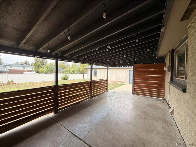 945 Dearborn St, Aurora, CO 80011
