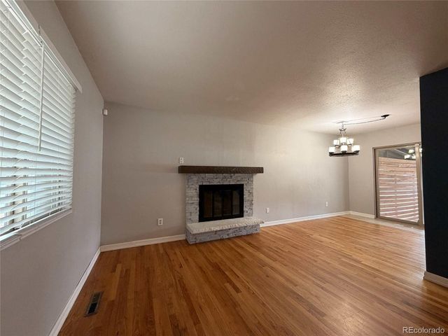 945 Dearborn St, Aurora, CO 80011