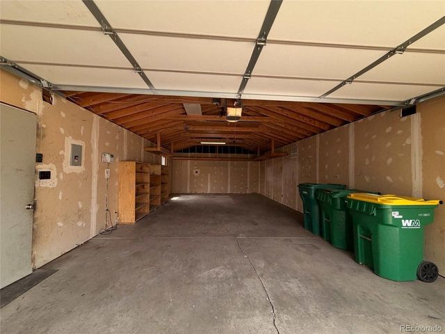 945 Dearborn St, Aurora, CO 80011