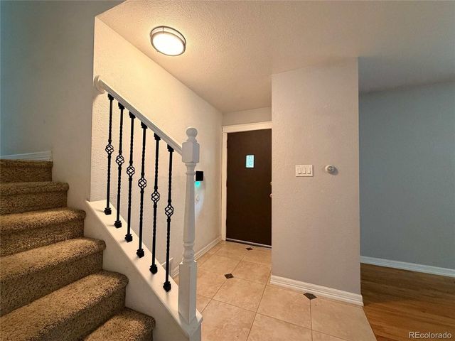 945 Dearborn St, Aurora, CO 80011