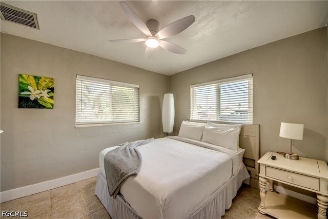 2589 Bayshore DR, Matlacha, FL 33993