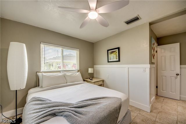 2589 Bayshore DR, Matlacha, FL 33993