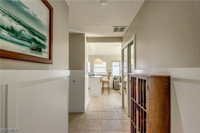 2589 Bayshore DR, Matlacha, FL 33993