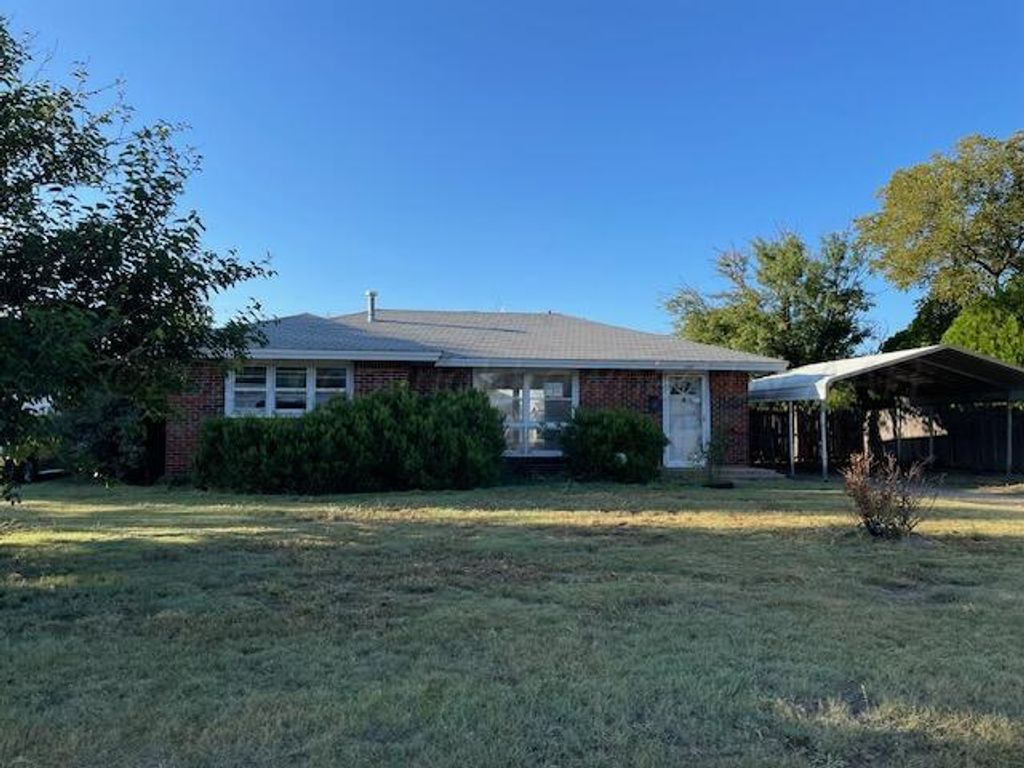 502 8TH Avenue, Canyon, TX 79015