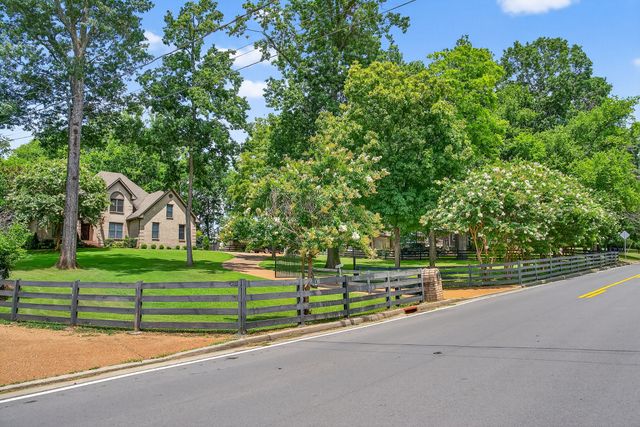 3465 Carothers Pkwy, Franklin, TN 37064
