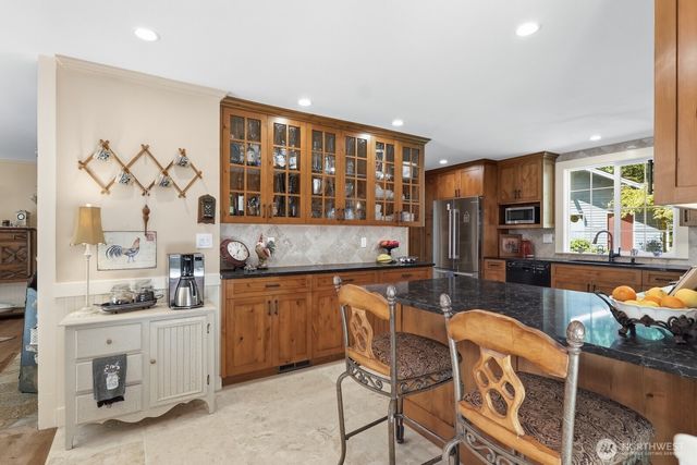 6922 232nd Avenue NE, Redmond, WA 98053