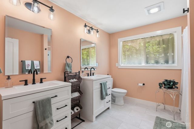 6922 232nd Avenue NE, Redmond, WA 98053