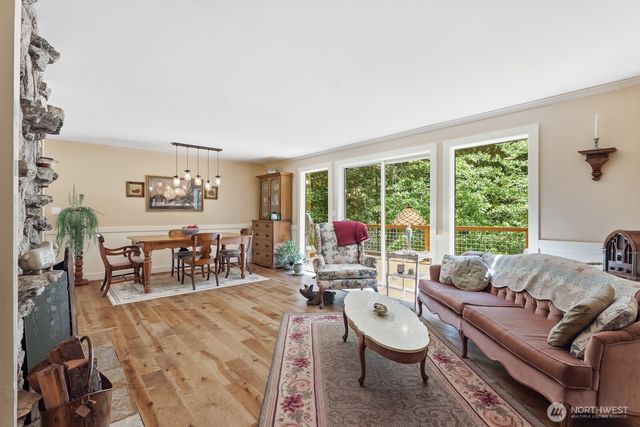 6922 232nd Avenue NE, Redmond, WA 98053