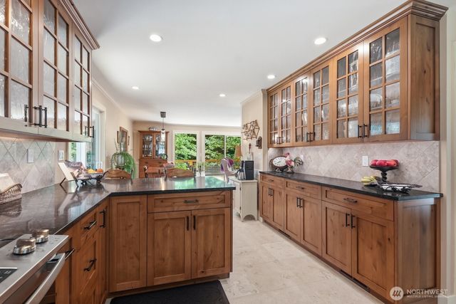 6922 232nd Avenue NE, Redmond, WA 98053