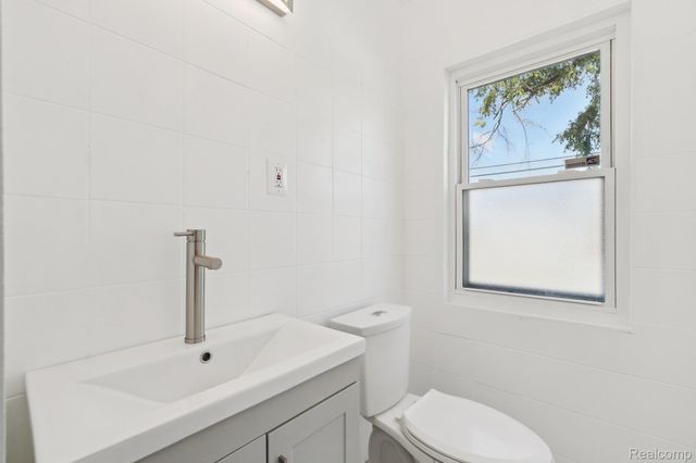 19211 Birwood Street, Detroit, MI 48221