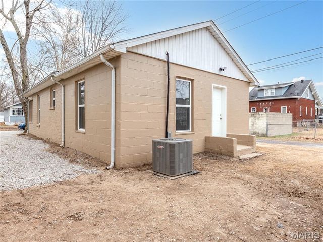 314 N 3rd Street, Wood River, IL 62095