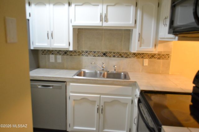 1200 E River Rd Apt D47, Tucson, AZ 85718