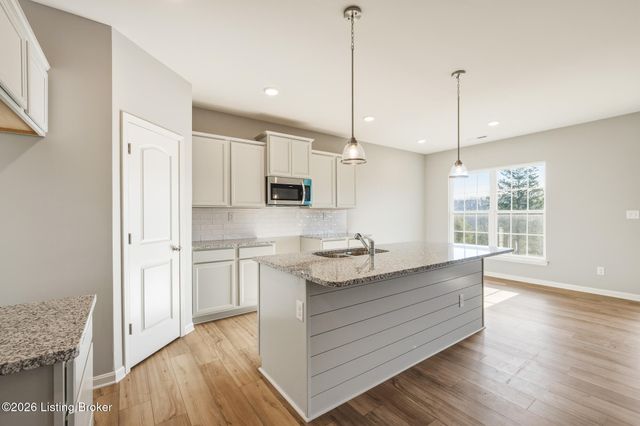 7925 Copper Drift Way, Louisville, KY 40291