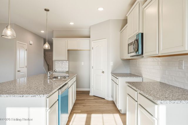 7925 Copper Drift Way, Louisville, KY 40291