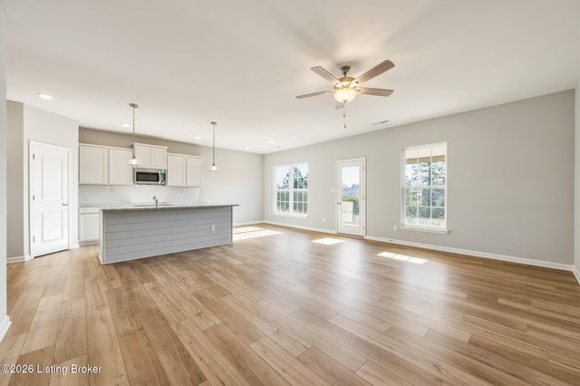 7925 Copper Drift Way, Louisville, KY 40291