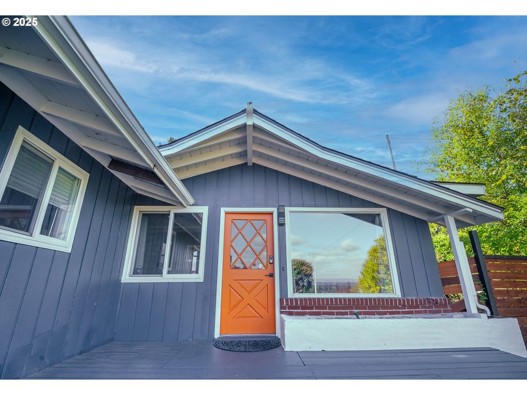 11910 Ne FREMONT St, Portland, OR 97220
