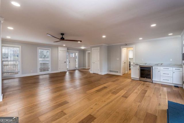 330 London Dale, Woodstock, GA 30189