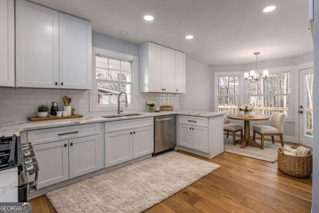 330 London Dale, Woodstock, GA 30189