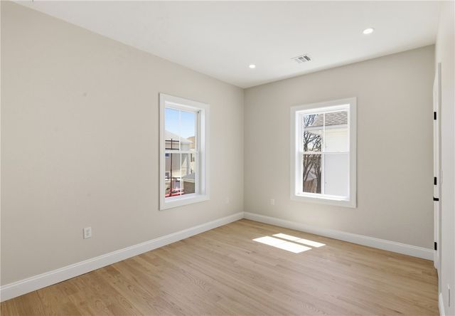 35 Mount Pleasant Avenue, Providence, RI 02908