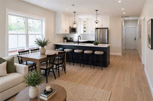 35 Mount Pleasant Avenue, Providence, RI 02908