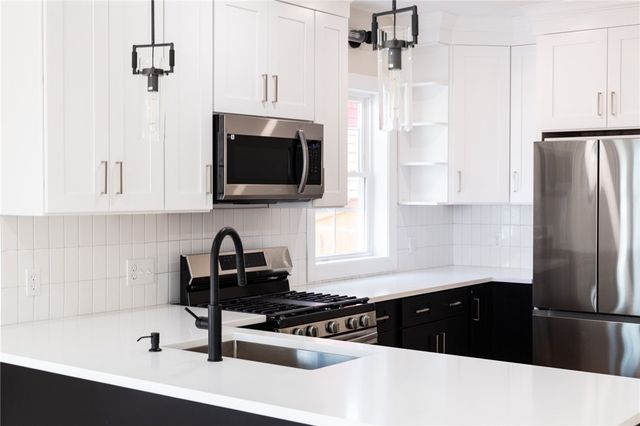 35 Mount Pleasant Avenue, Providence, RI 02908