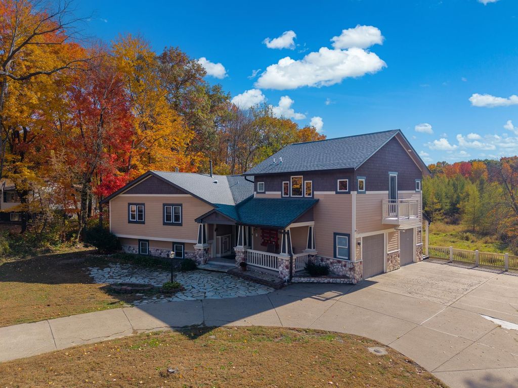 2708 171st Lane NE, Ham Lake, MN 55304