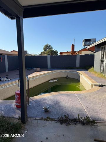 7301 W SWEETWATER Avenue, Peoria, AZ 85381