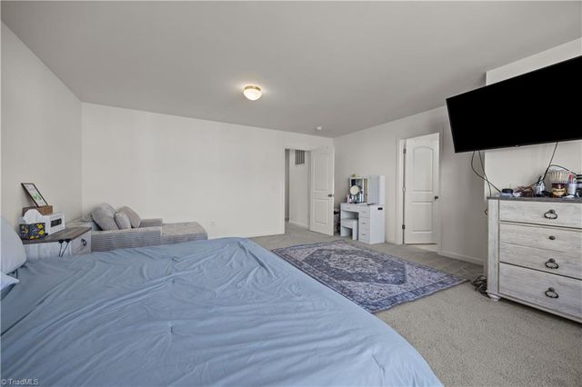 1714 Eagle View Drive, Kernersville, NC 27284