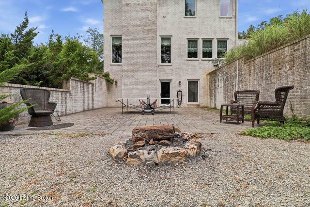 12800 Lamel Dr, Louisville, KY 40299